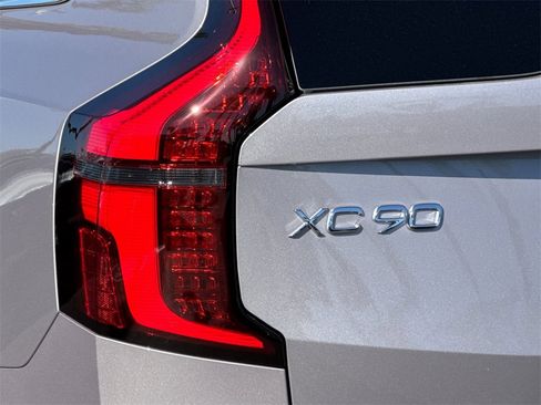New 2026 Volvo XC90 B5 Core image 27