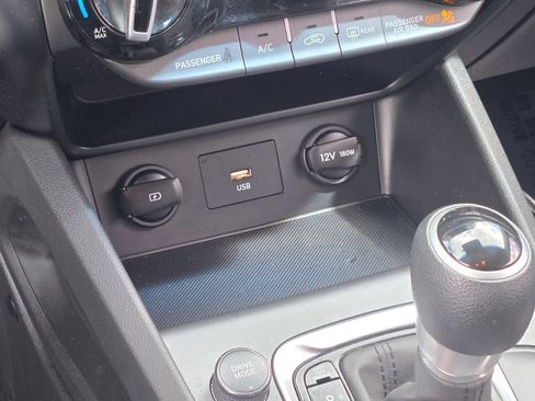 Used 2022 Hyundai Kona SE AWD/4WD image 33
