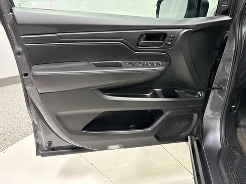 Used 2023 Honda Odyssey EX-L image 13
