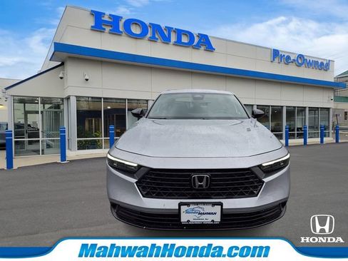 Used 2024 Honda Accord Sport image 2