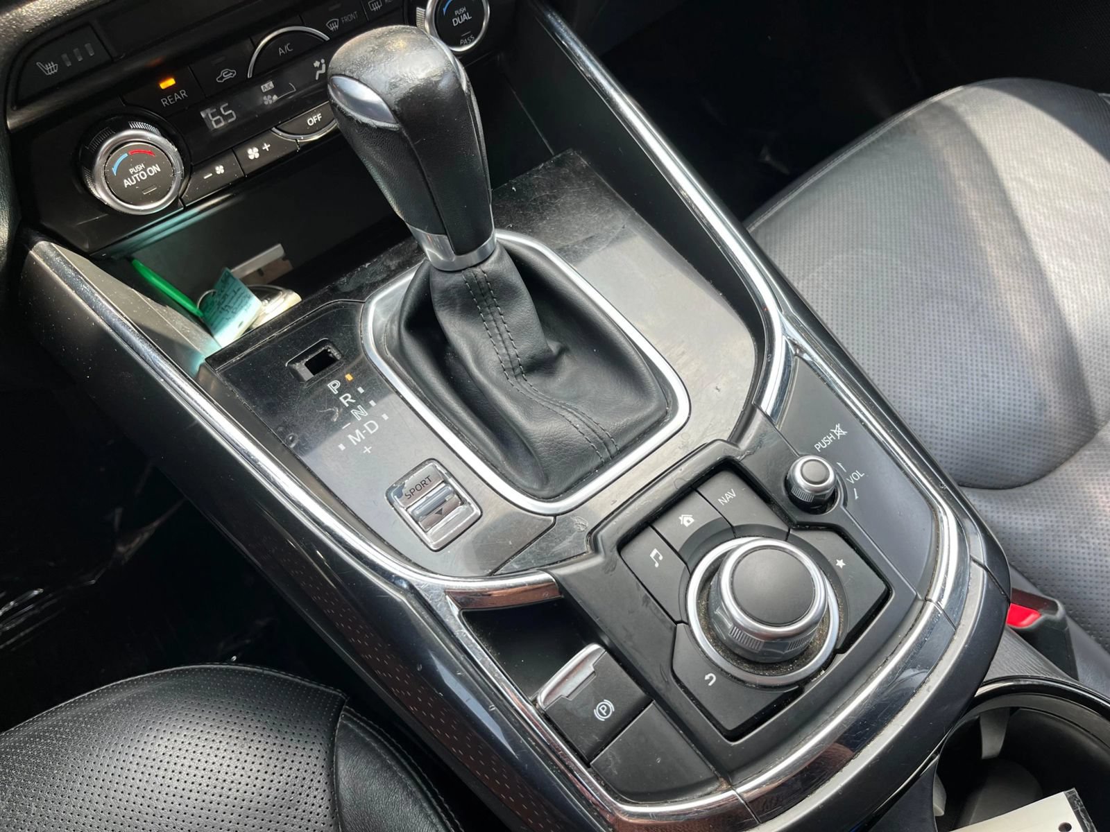 Used 2018 MAZDA CX-9 Touring FWD image 16
