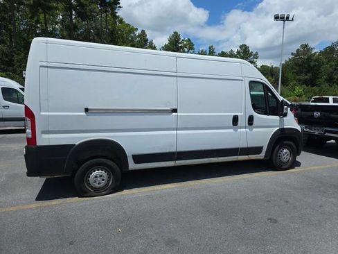 Used 2025 RAM ProMaster 2500 w/ Convenience Group FWD image 3