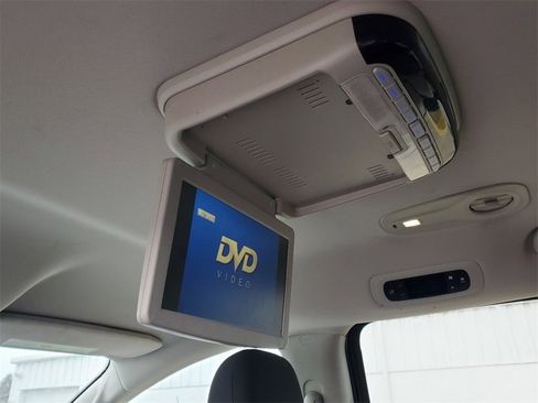 Used 2017 Chrysler Pacifica Touring image 11