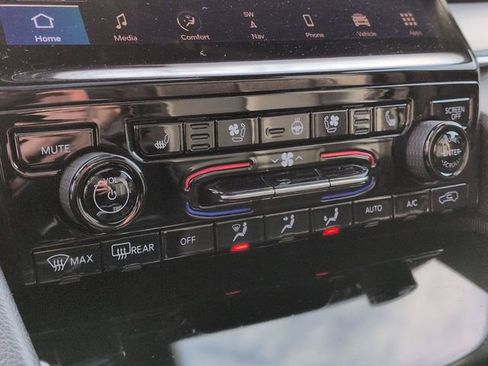 Certified 2024 Jeep Grand Cherokee L Limited w/ Luxury Tech Group II image 22