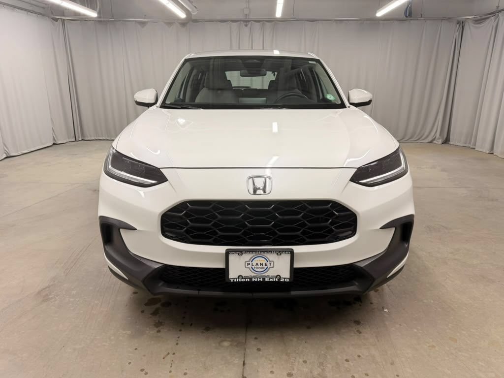 Certified 2025 Honda HR-V LX image 4