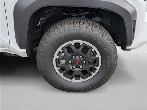 New 2024 Toyota Tacoma TRD Off-Road image 5