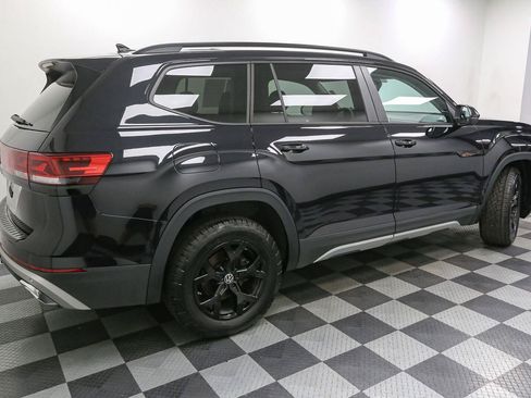 Certified 2025 Volkswagen Atlas Peak Edition SE AWD/4WD image 11