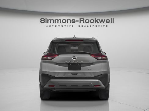 Used 2023 Nissan Rogue SL w/ SL Premium Package image 16