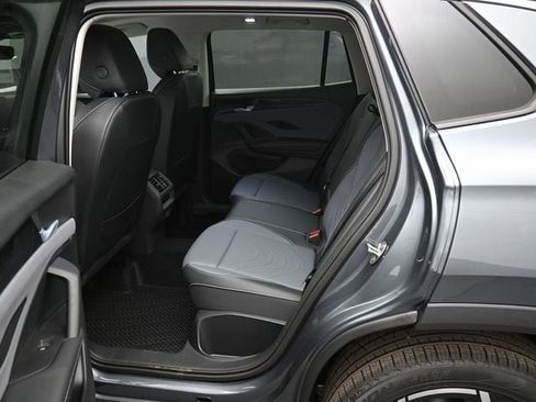 New 2026 Volkswagen Tiguan SE w/ Panoramic Sunroof Package image 11