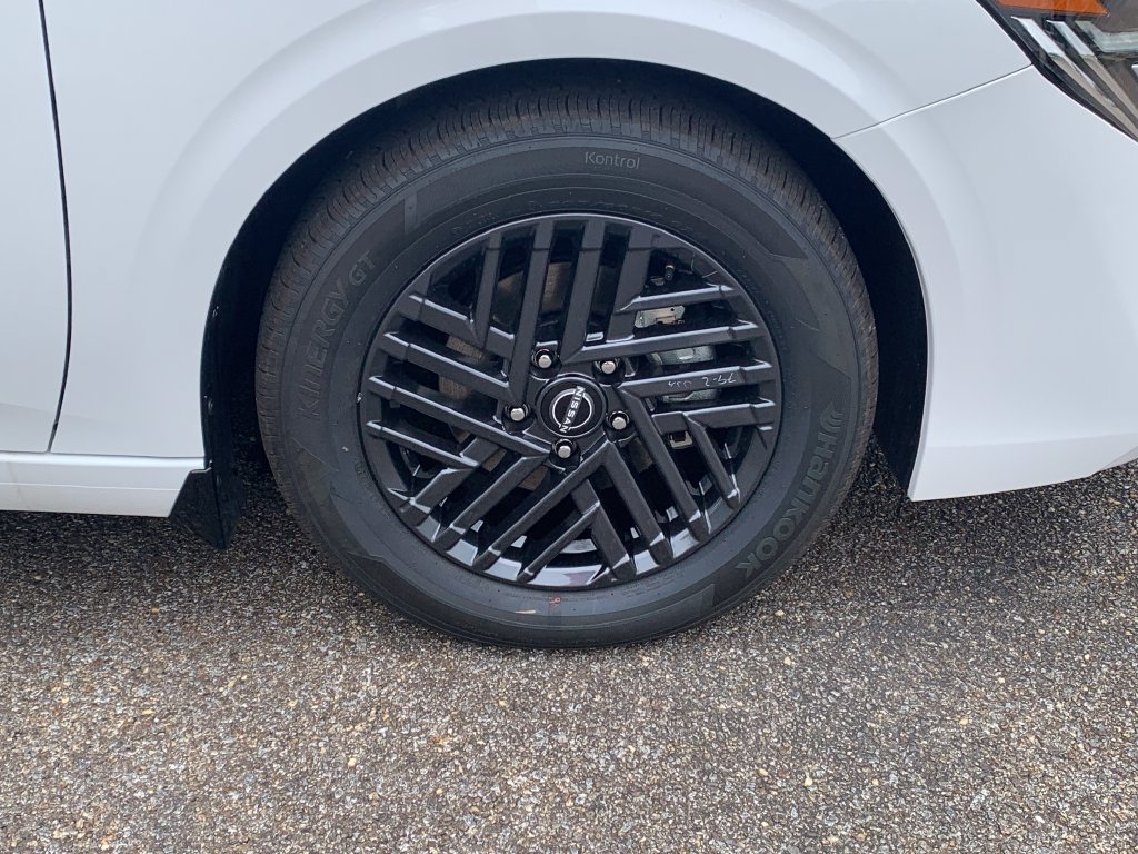 New 2027 Nissan Sentra SV w/ Floor Mat Package FWD image 6