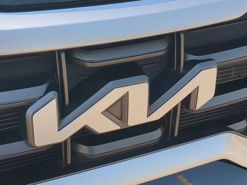 Used 2025 Kia Telluride S image 13