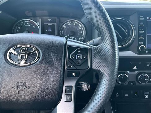 Used 2021 Toyota Tacoma TRD Off-Road w/ TRD Premium Off Road Package AWD/4WD image 24