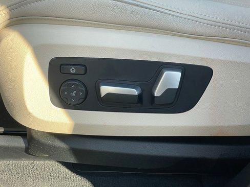 Used 2022 BMW X5 xDrive40i w/ Premium Package image 13