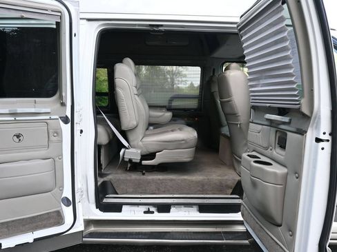 Used 2006 Ford E-150 and Econoline 150 RWD image 7