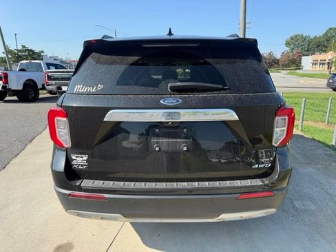 Used 2023 Ford Explorer XLT w/ Equipment Group 202A AWD/4WD image 10