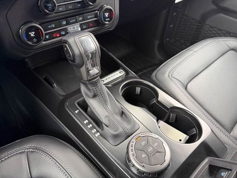 New 2025 Ford Bronco Outer Banks image 36