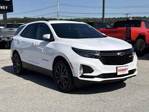 Used 2023 Chevrolet Equinox RS image 2