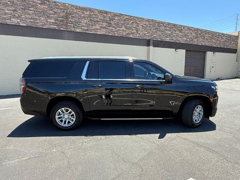Used 2024 Chevrolet Suburban LT AWD/4WD image 10
