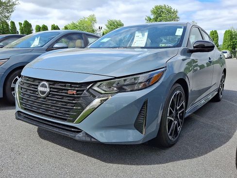 New 2025 Nissan Sentra SR w/ SR Premium Package image 3