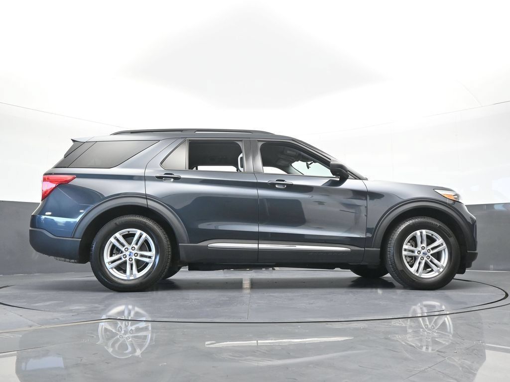 Used 2023 Ford Explorer XLT RWD image 57