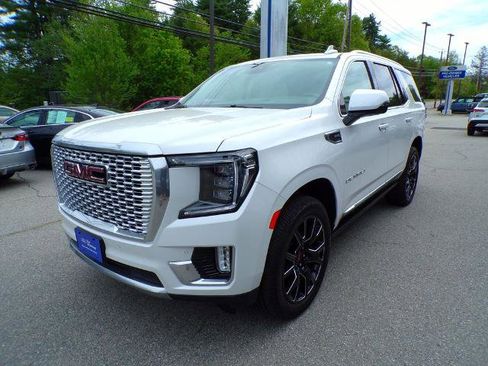 Used 2023 GMC Yukon Denali w/ LPO, Floor Liner Package AWD/4WD image 3