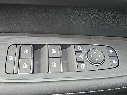 New 2025 Nissan Armada SL image 29