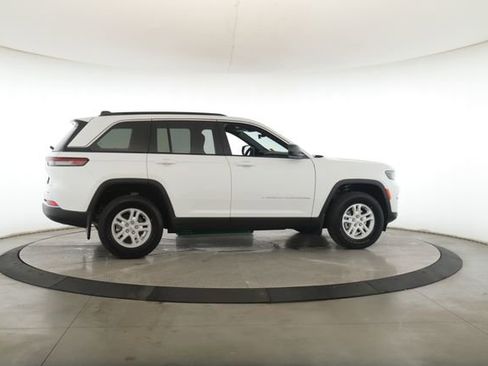 Used 2025 Jeep Grand Cherokee Laredo w/ MOPAR Finishing Package image 6