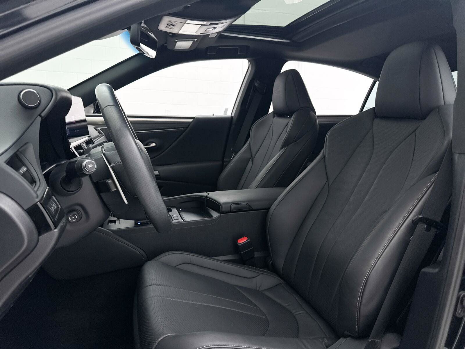 Used 2024 Lexus ES 300h F Sport w/ Accessory Package (Z1) FWD image 20