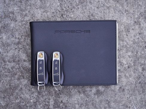 Used 2025 Porsche Panamera 4 w/ Premium Package image 89