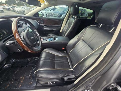 Used 2017 Jaguar XJ R-Sport image 23