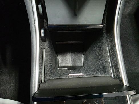 Used 2021 Tesla Model Y Long Range AWD/4WD image 36