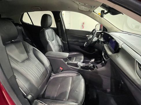Used 2024 Buick Encore GX Avenir w/ Avenir Convenience Package FWD image 28