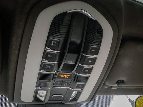 Used 2012 Porsche Cayenne S AWD/4WD image 27