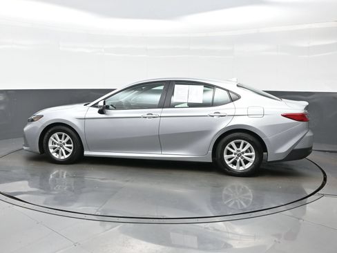 Used 2025 Toyota Camry LE FWD image 3