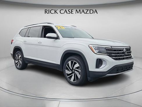 Used 2025 Volkswagen Atlas SE image 8