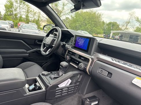 New 2025 Toyota Tacoma SR5 AWD/4WD image 33