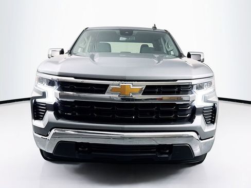 Used 2024 Chevrolet Silverado 1500 LT image 2
