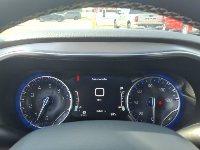 Used 2025 Chrysler Pacifica Limited FWD image 21