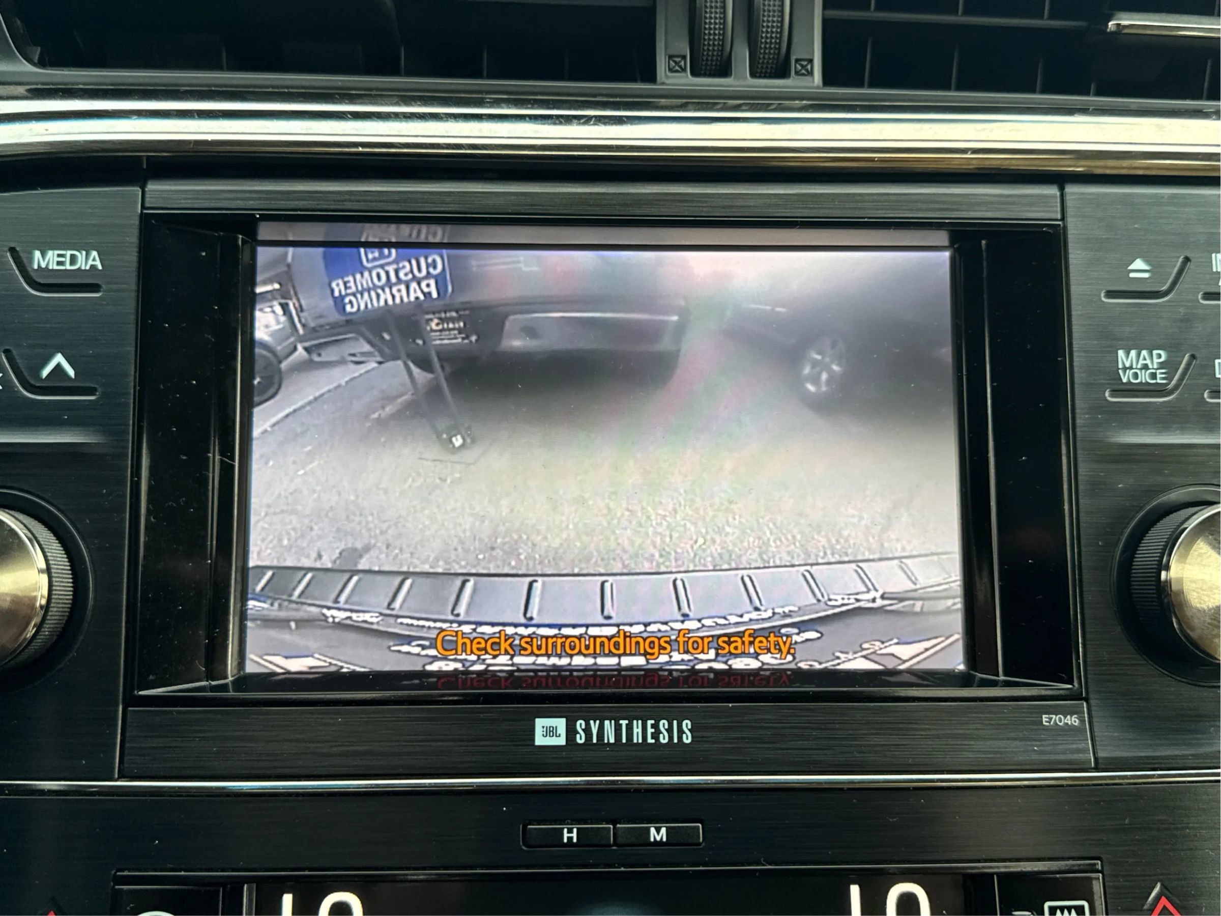 Used 2014 Toyota Avalon Limited w/ Technology Package FWD image 31