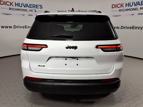 Used 2023 Jeep Grand Cherokee L Laredo AWD/4WD image 5