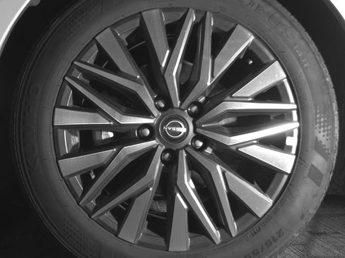 Used 2025 Nissan Altima 2.5 SV image 12