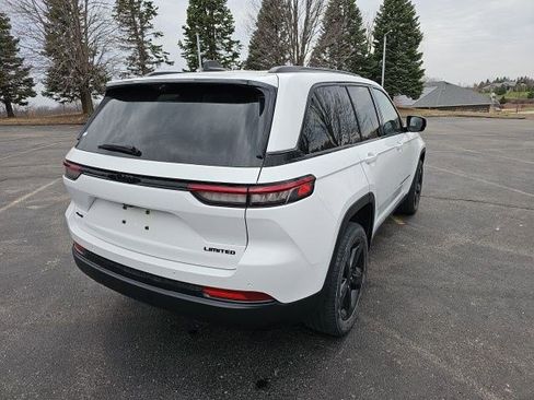 Used 2023 Jeep Grand Cherokee Limited w/ Luxury Tech Group II image 6