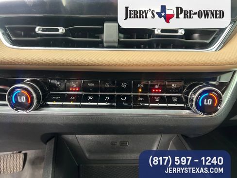 Used 2025 Chevrolet Equinox ACTIV w/ Safety and Technology Package FWD image 11