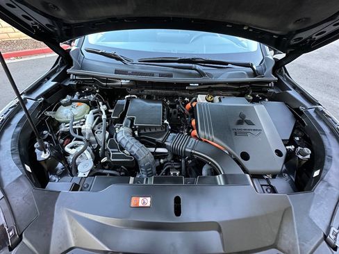 Used 2023 Mitsubishi Outlander SE image 36