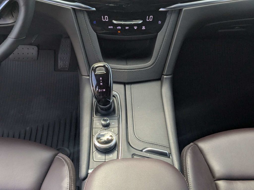 Used 2021 Cadillac XT6 Premium Luxury FWD image 22
