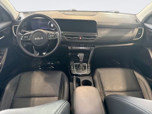 Used 2025 Kia Seltos EX w/ EX Sunroof Package AWD/4WD image 14