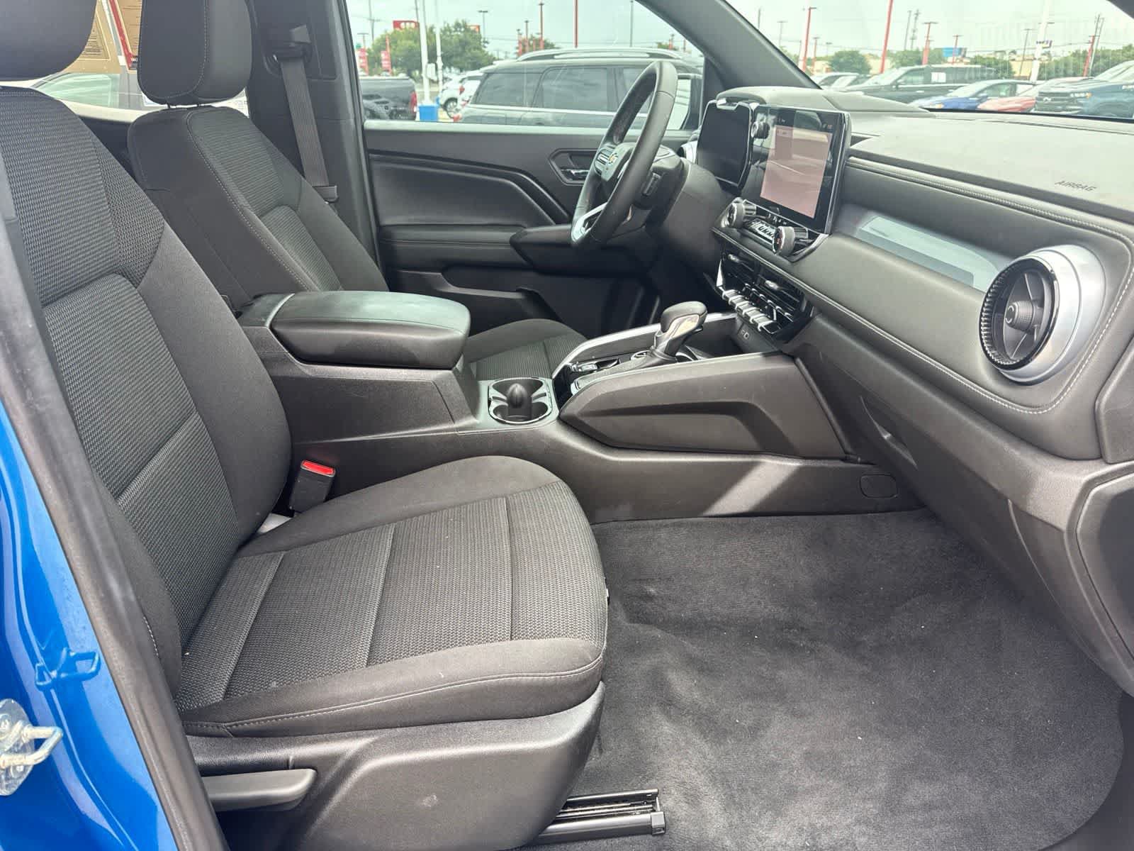 Used 2024 Chevrolet Colorado LT w/ LT Convenience Package AWD/4WD image 21