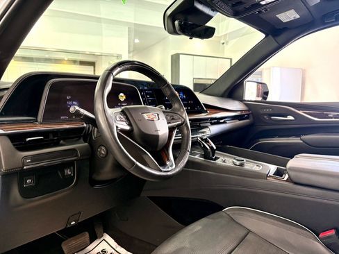 Used 2023 Cadillac Escalade Premium Luxury image 11