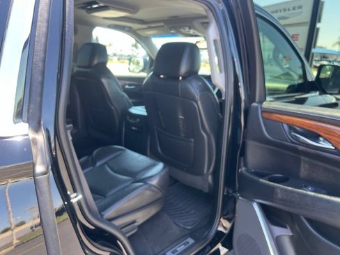 Used 2015 Cadillac Escalade Premium AWD/4WD image 40