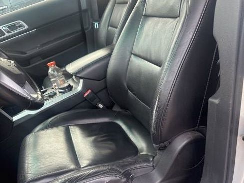 Used 2013 Ford Explorer XLT image 19